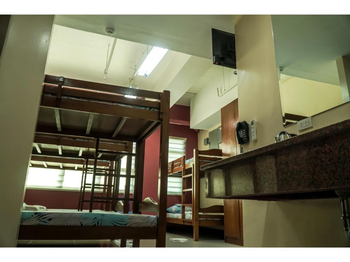 M28 Hotel And Apartments 奎松市 外观 照片