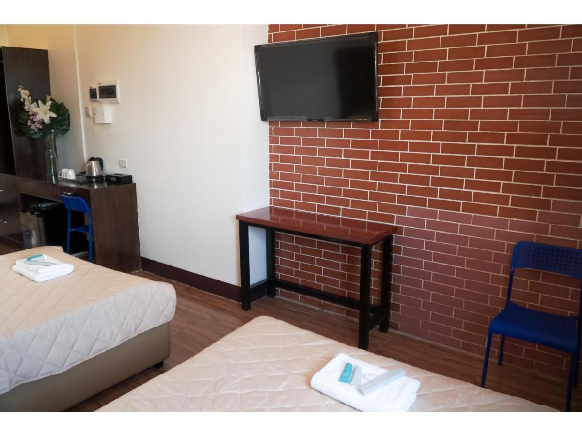 M28 Hotel And Apartments 奎松市 外观 照片