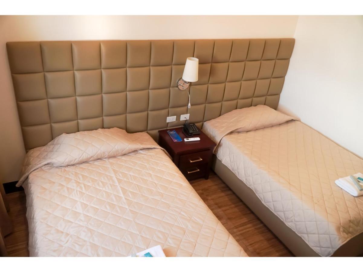 M28 Hotel And Apartments 奎松市 外观 照片